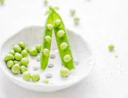 feed your cat peas