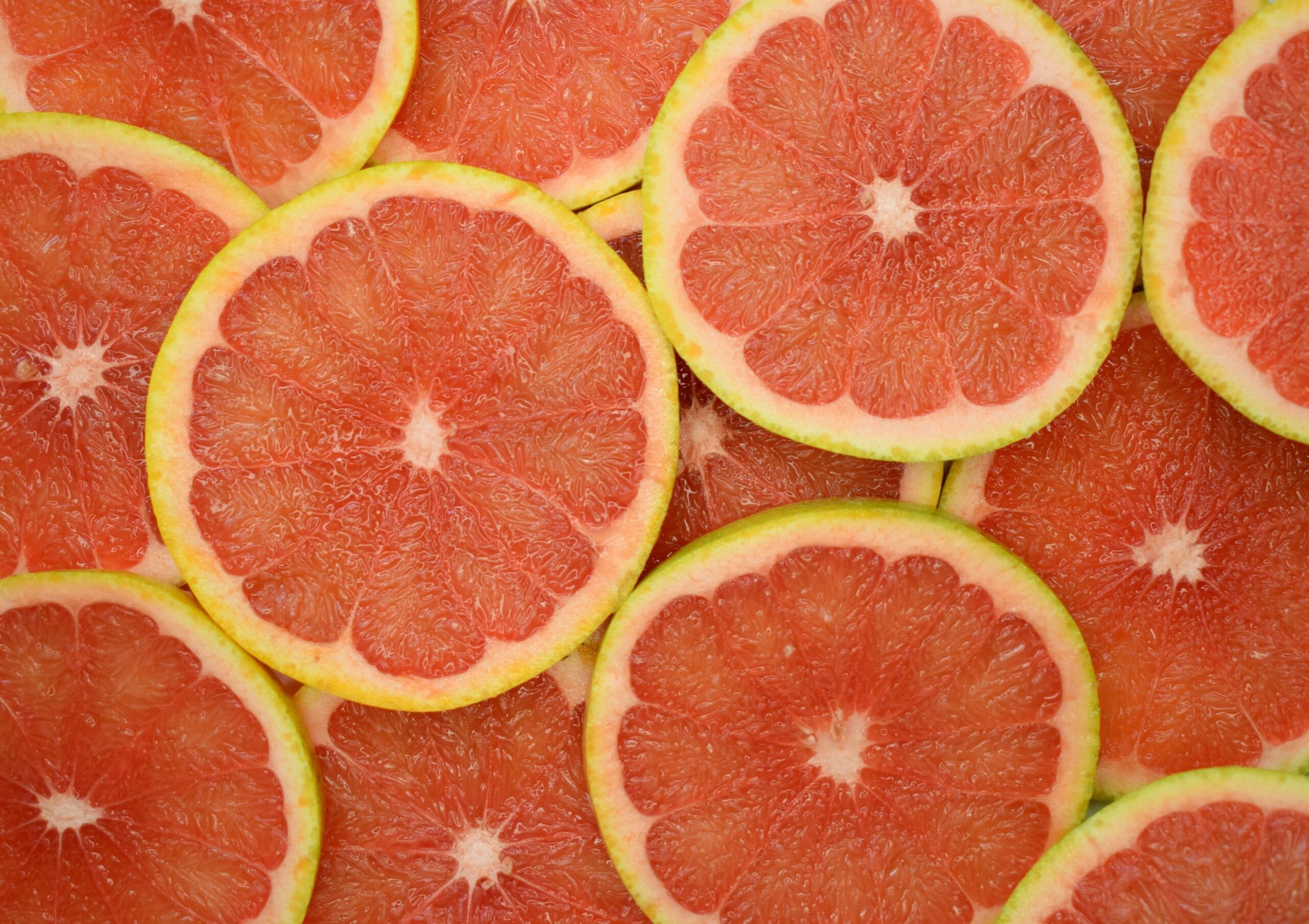 A bunch of grapefruit slices